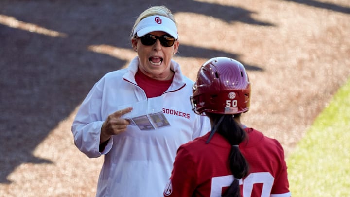 Why Patty Gasso Says These Oklahoma Players 'Don't Care' About Outside  Pressure