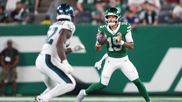 Jets Announce 7 Roster Cuts Including Quarterback