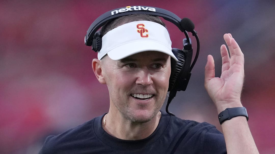 Sep 2, 2023; Los Angeles, California, USA; Southern California Trojans head coach Lincoln Riley reacts against the Nevada Wolf Pack in the second half at United Airlines Field at Los Angeles Memorial Coliseum. Mandatory Credit: Kirby Lee-Imagn Images Sep 2, 2023; Los Angeles, California, USA; Southern California Trojans head coach Lincoln Riley reacts against the Nevada Wolf Pack in the second half at United Airlines Field at Los Angeles Memorial Coliseum. Mandatory Credit: Kirby Lee-Imagn Images
