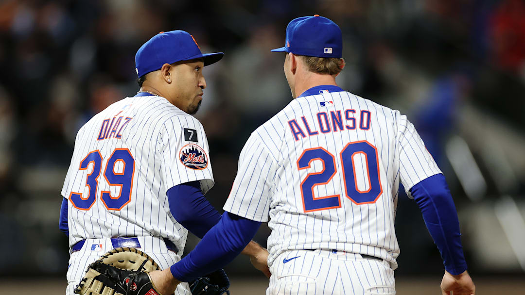 New York Mets closer Edwin Díaz (L) and first baseman Pete Alonso