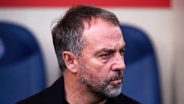 Hansi Flick veut recruter des défenseurs pour arrêter de bricoler.