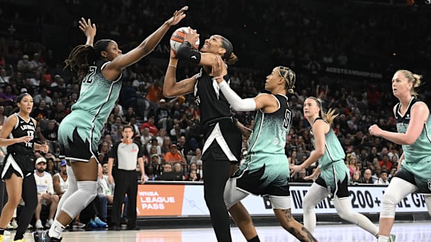 A'ja Wilson puts up a shot