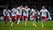 So wie hier (nach dem Pokalsieg in Nürnberg) wollen die HSV-Spieler künftig noch viel öfter als bislang jubeln