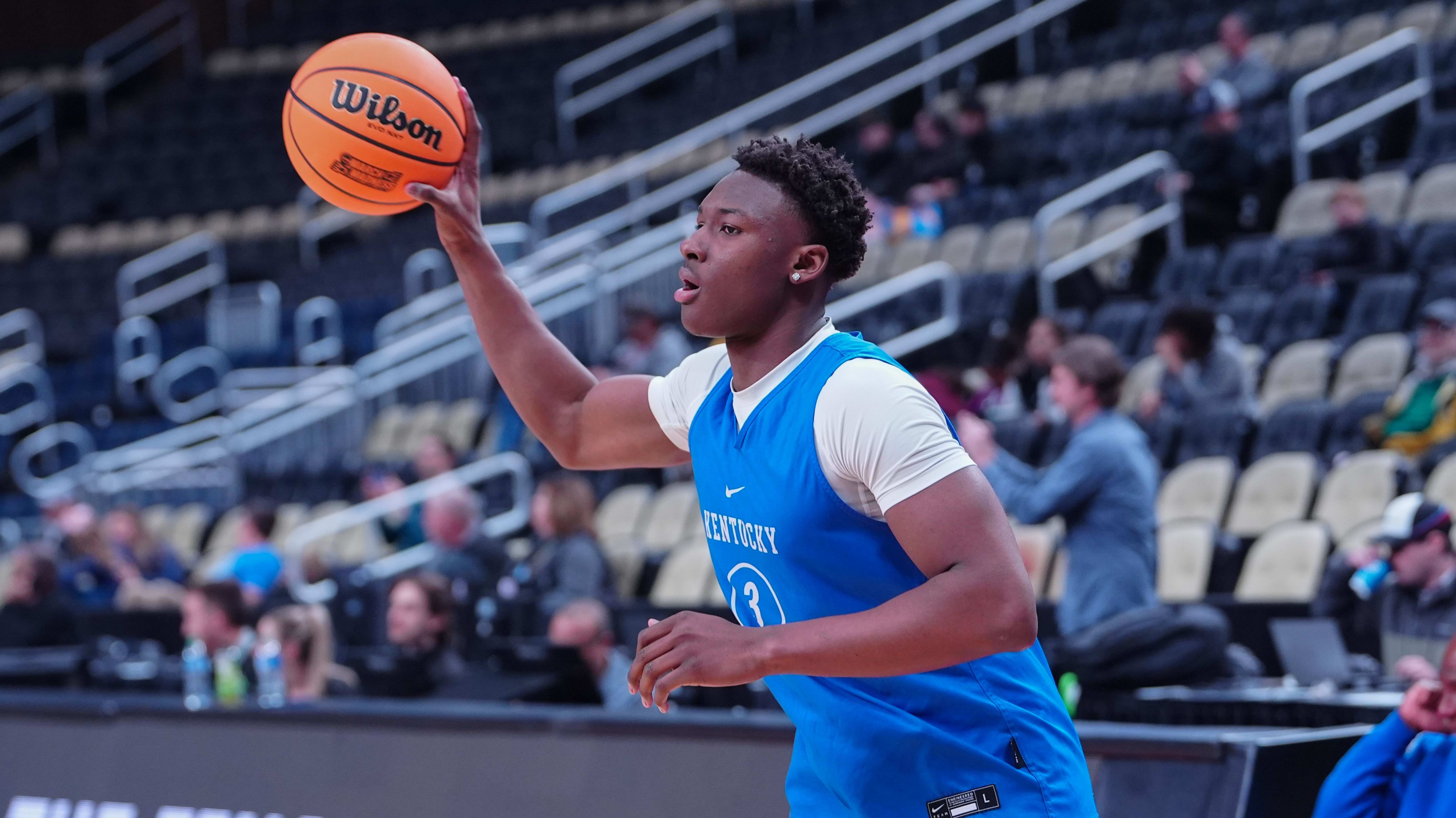 The Pitt Panthers are likely to miss out on landing Kentucky transfer Adou Thiero 