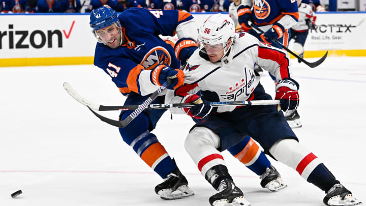 Dec 29, 2023; Elmont, New York, USA; New York Islanders defenseman Robert Bortuzzo (41) defends