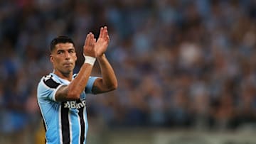 Suspenso, Suárez desfalca o Grêmio contra o Flamengo.