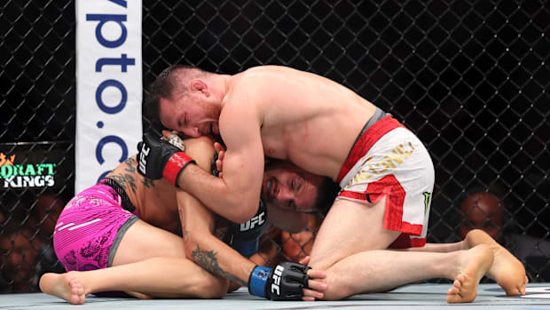 Dvalishvili submitted O'Malley at UFC 31