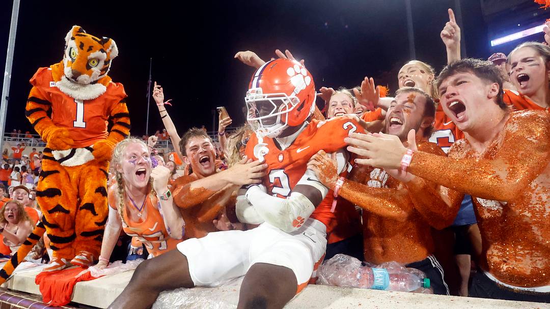 Sep 12, 2026; Clemson, South Carolina, USA; Clemson Tigers cornerback Ashton Hampton (2) celebrates with fans after a stop against the Georgia Southern Eagles during the second half at Memorial Stadium. Mandatory Credit: Butch Dill-Imagn Images Sep 12, 2026; Clemson, South Carolina, USA; Clemson Tigers cornerback Ashton Hampton (2) celebrates with fans after a stop against the Georgia Southern Eagles during the second half at Memorial Stadium. Mandatory Credit: Butch Dill-Imagn Images