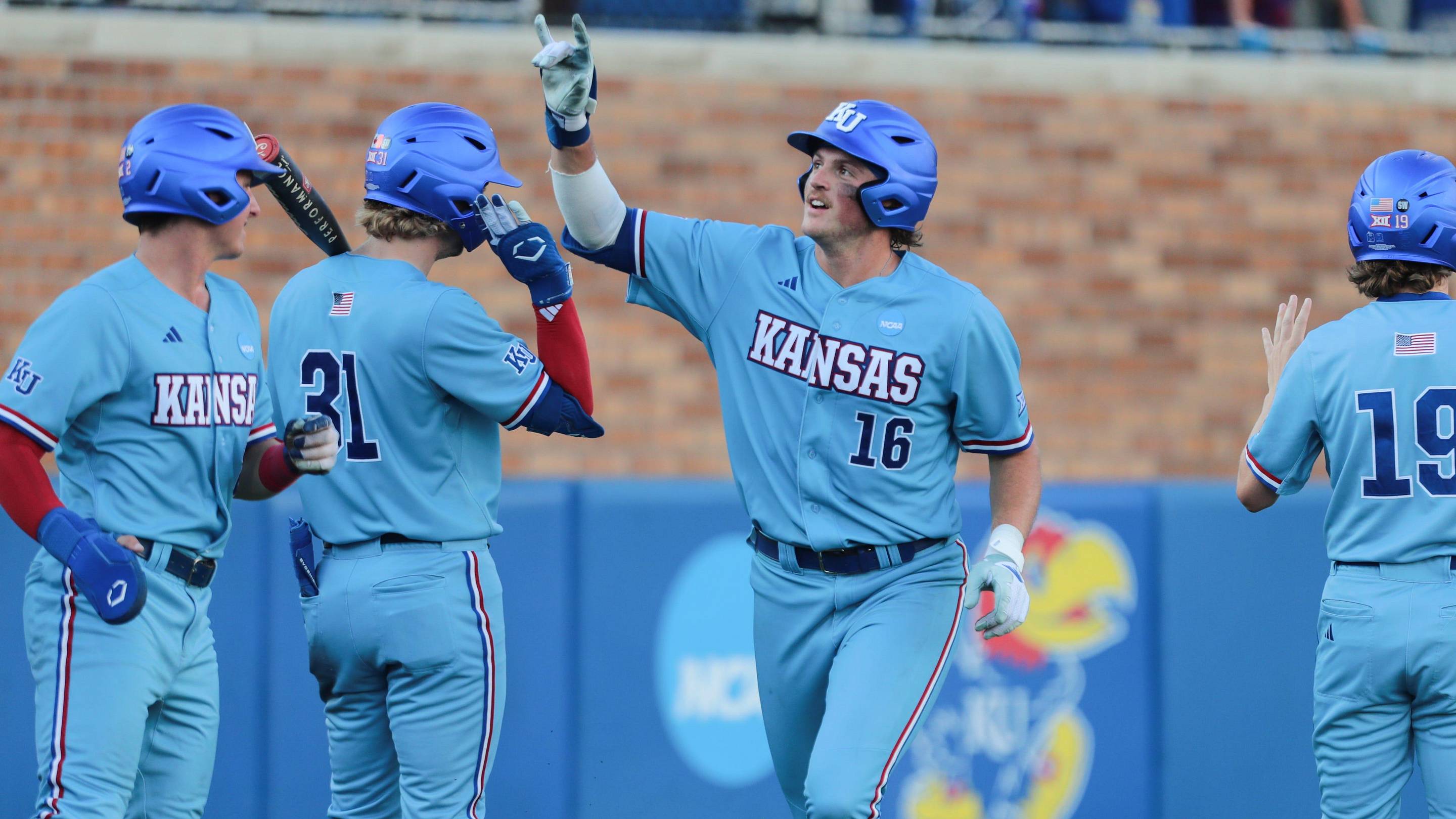 Kansas Baseball Advances to NCAA Super Regionals After Sweeping Arkansas