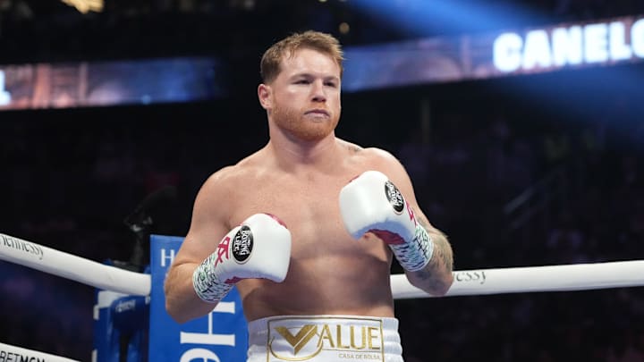 Canelo Alvarez shoves Terence Crawford in recent press conference