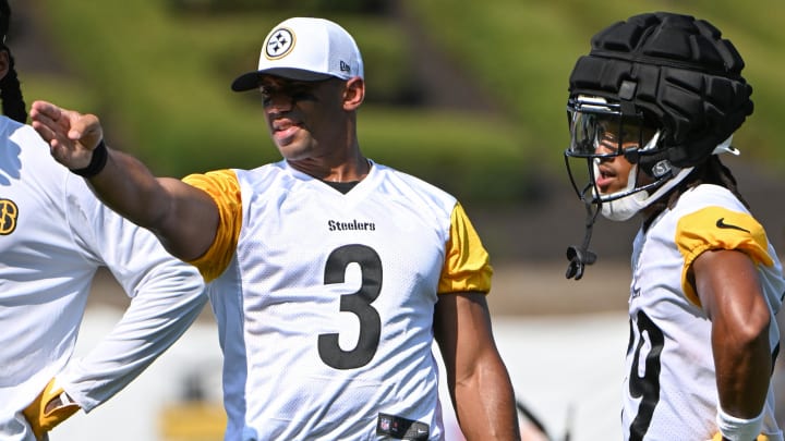 Pittsburgh Steelers quarterback Russell Wilson (3)