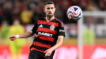 Jorginho chegou e virou titular logo de cara