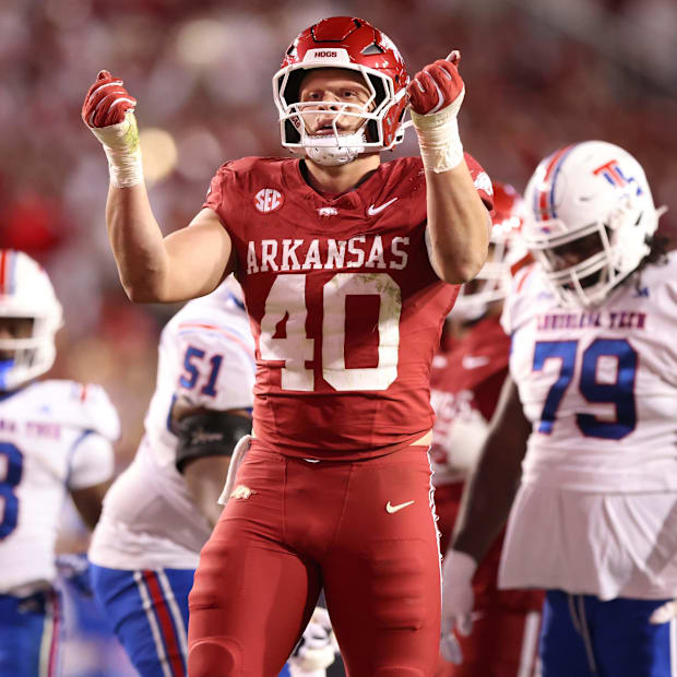 Landon Jackson (40) sack celly
