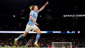 Haaland marcou o 33º gol contra o Arsenal e pode ultrapassar o recorde dos maiores artilheiros em uma edição da Premier League