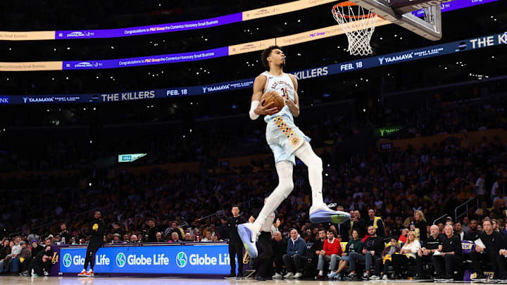 San Antonio Spurs v Los Angeles Lakers