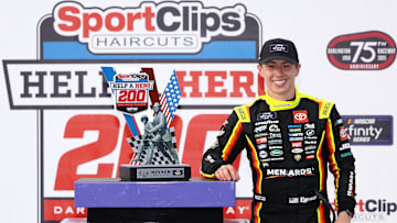 NASCAR Xfinity Series Sport Clips Haircuts VFW Help A Hero 200