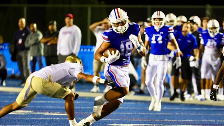 Folsom's Taniela Tupouo had two big catches, including a 21-yard touchdown catch in a 63-20 win over Long Beach Poly.