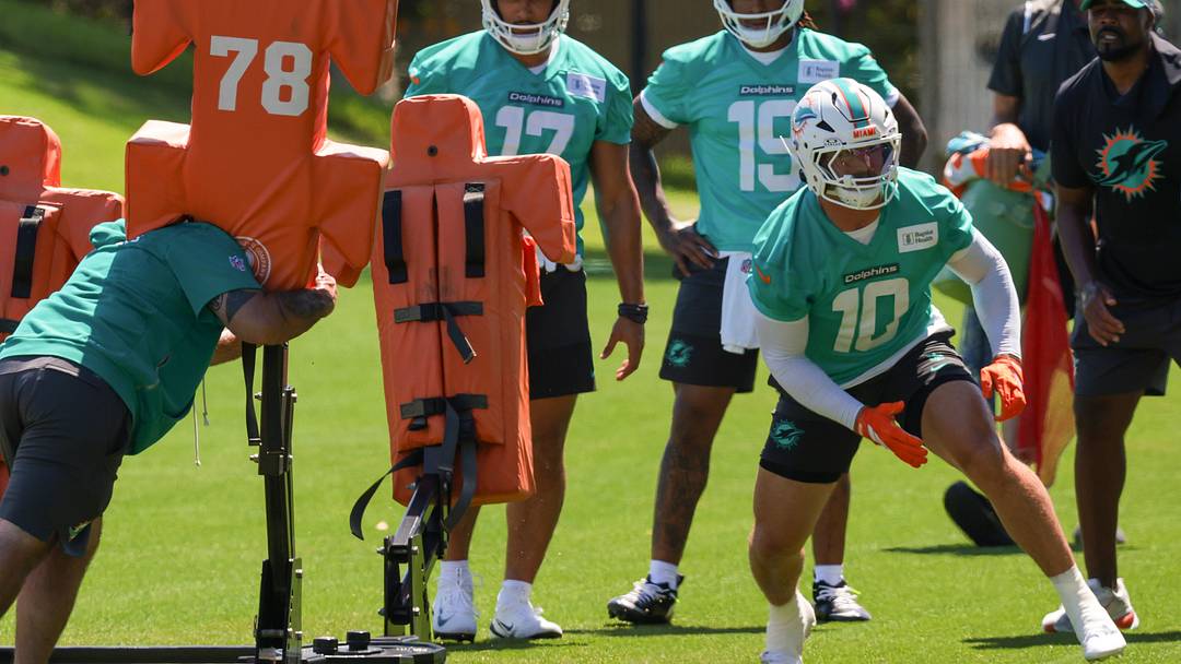 Miami Dolphins inside linebacker Jacob Rodriguez (10) works during rookie minicamp at the Baptist Health Training Complex.