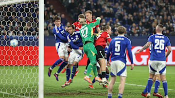 FC Schalke 04 vs Hannover 96 - 2. Bundesliga