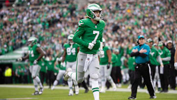 Dec 29, 2024; Philadelphia, Pennsylvania, USA; Philadelphia Eagles quarterback Kenny Pickett (7) plays against the Dallas Cowboys during the second quarter at Lincoln Financial Field. Mandatory Credit: Bill Streicher-Imagn Images