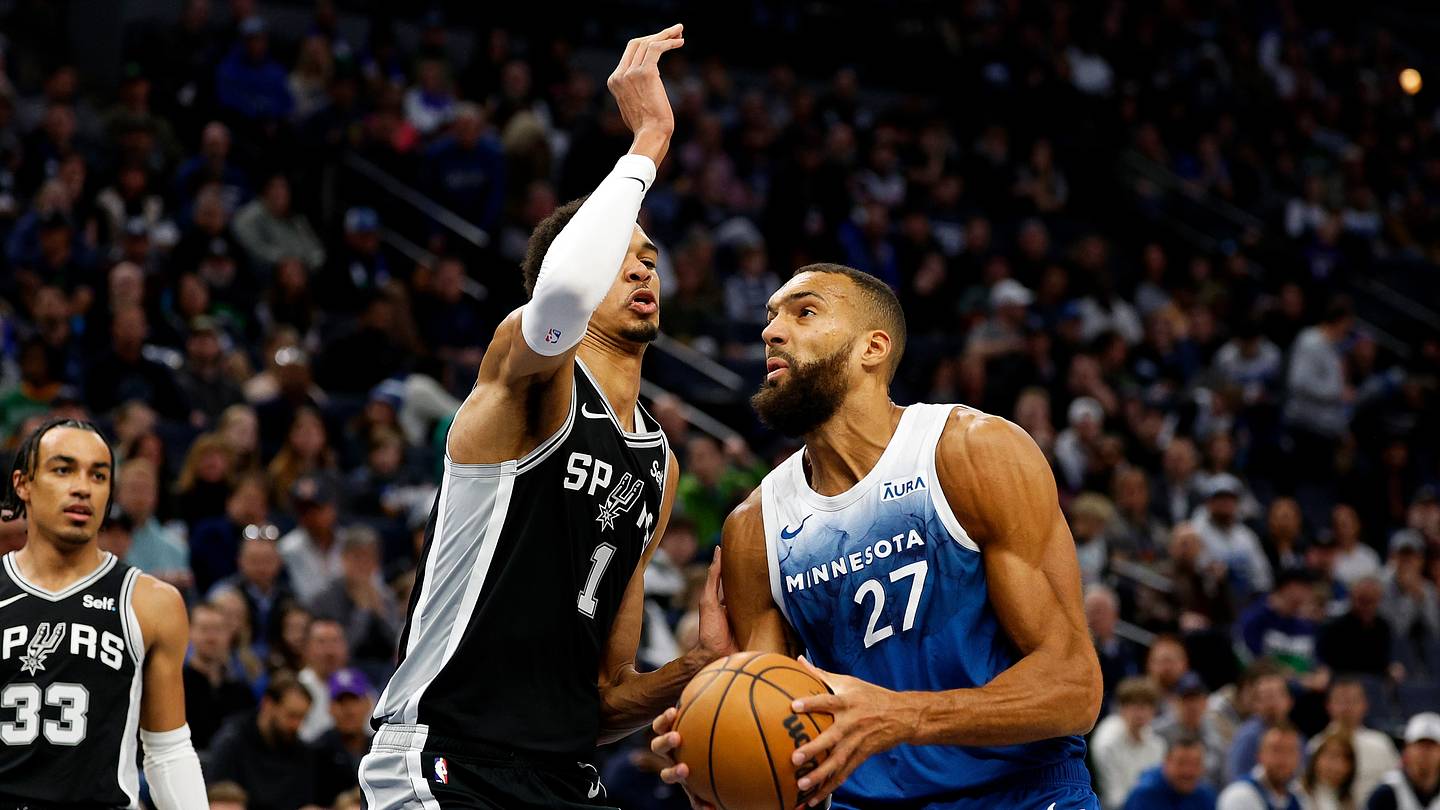 Former All-NBA defender invokes Wilt Chamberlain in Wembanyama comparison - Vimarsana News