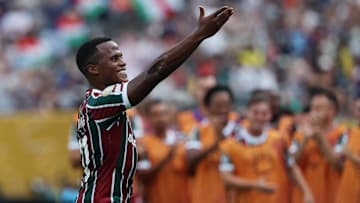 Jhon Arias tem contrato até junho de 2028
