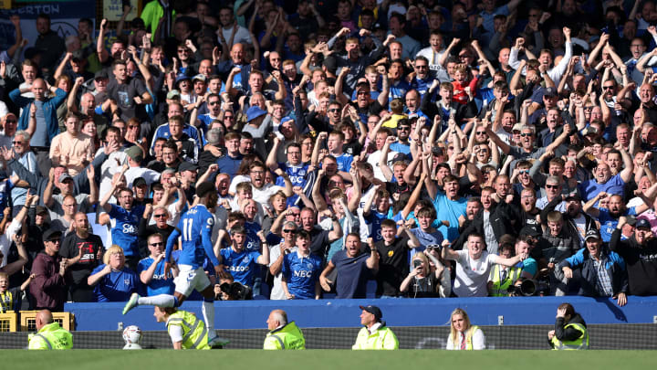 Demarai Gray celebrates an 88th-minute equaliser against Nottingham Forest