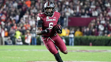 Nov 25, 2023; Columbia, South Carolina, USA; South Carolina Gamecocks tight end Joshua Simon (6) runs the ball against the Clemson Tigers in the first half at Williams-Brice Stadium. Mandatory Credit: David Yeazell-Imagn Images