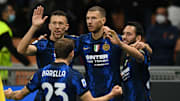 L'esultanza dell'Inter dopo la rete di Dzeko alla Juve 