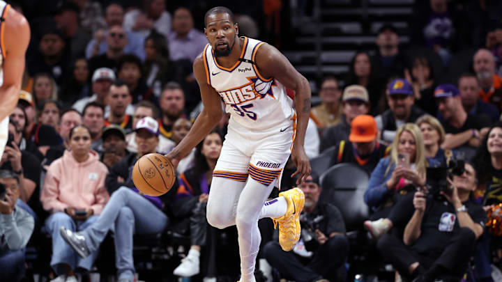 Philadelphia 76ers v Phoenix Suns