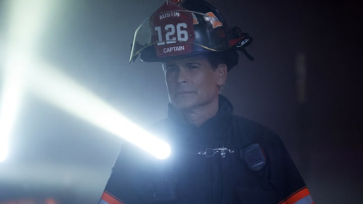 9-1-1: LONE STAR: Rob Lowe in the “The ATX-Files” episode of 9-1-1: LONE STAR airing Monday, Feb. 14 (8:00-9:01 PM ET/PT) on FOX. © 2022 Fox Media LLC. CR: Jordin Althaus/FOX.