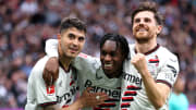 Jeremie Frimpong und Jonas Hofmann - hier mit Exequiel Palacios