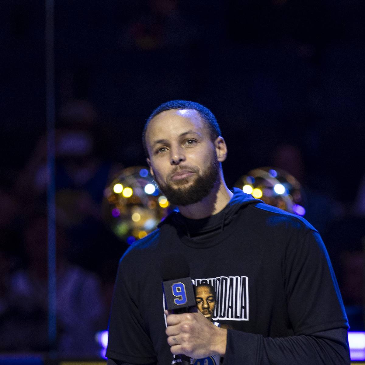 Steph Curry, son Canon share rare public moment at Andre ...