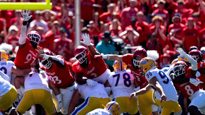 Pittsburgh Panthers kicker Ben Sauls hits a field goal to give Pittsburgh Panthers a 1 point lead over Cincinnati Bearcats with less than a minute to play in the fourth quarter of the College Football game against the Cincinnati Bearcats at Nippert Stadium in Cincinnati on Saturday, Sept. 7, 2024.