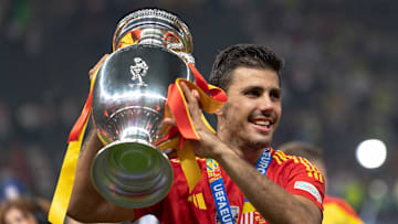 Rodri foi eleito o craque da Eurocopa 2024, o segundo espanhol a ganhar o prêmio ao longo da história - o outro foi Luis Suárez Miramontes, em 1960, ídolo do Barcelona