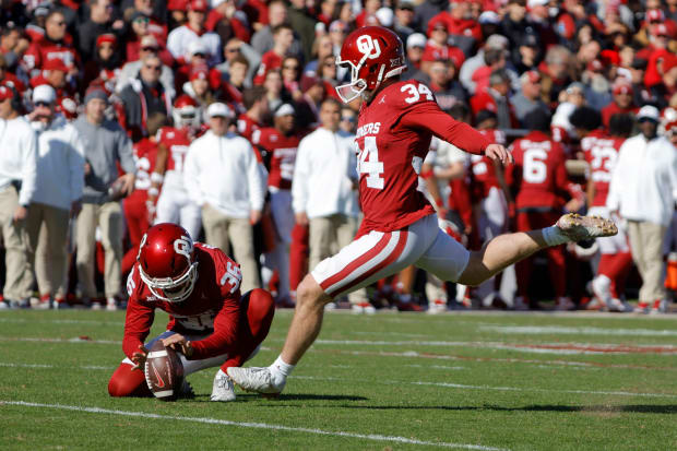 Oklahoma kicker Zach Schmit