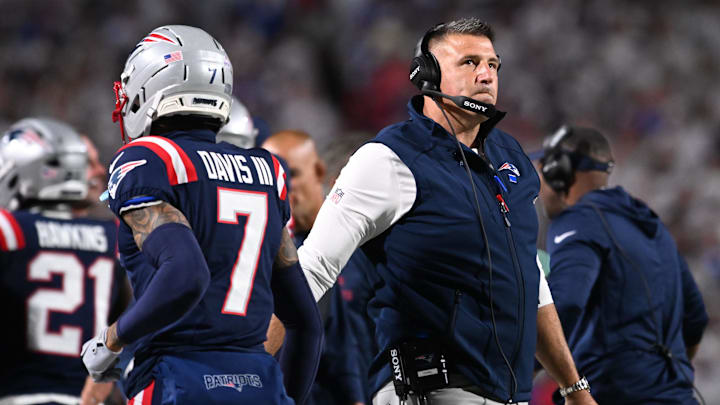 Oct 5, 2025; Orchard Park, New York, USA; New England Patriots head coach Mike Vrabel during the first half at Highmark Stadium. Mandatory Credit: Mark Konezny-Imagn Images Oct 5, 2025; Orchard Park, New York, USA; New England Patriots head coach Mike Vrabel during the first half at Highmark Stadium. Mandatory Credit: Mark Konezny-Imagn Images