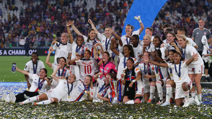 Players of Olympique Lyon  celebrate  at the end of the UEFA...