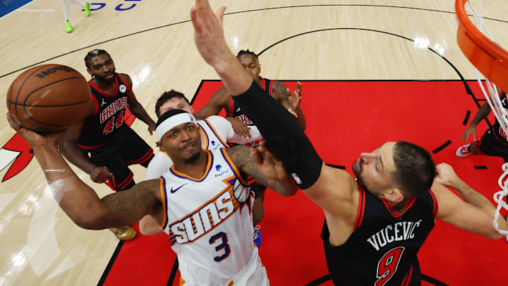 Phoenix Suns v Chicago Bulls