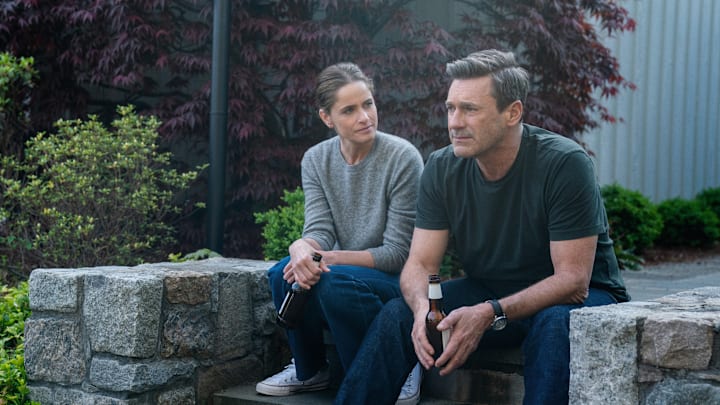 Amanda Peet and Jon Hamm in Your Friends and Neighbors on Apple TV+