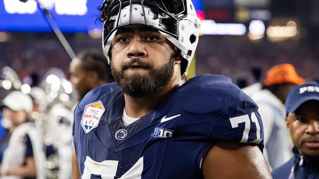 Penn State Nittany Lions offensive lineman Olaivavega Ioane