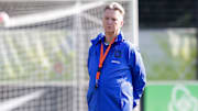 Louis Van Gaal allume Manchester United