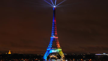 La Tour Eiffel est mise en valeur.