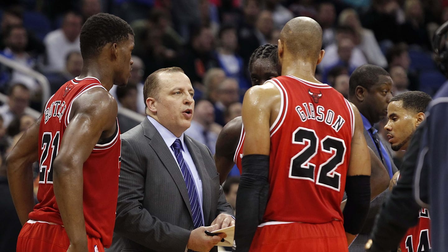 Knicks Hire Mike Brown After Firing Thibodeau