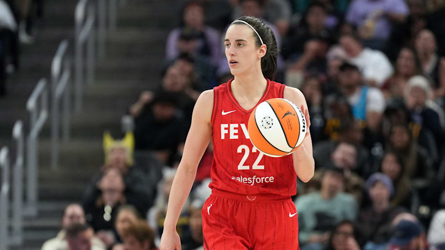 Indiana Fever guard Caitlin Clark (22) dribbles against the Golden State Valkyries during the third quarter at Chase Center. | Darren Yamashita-Imagn Images