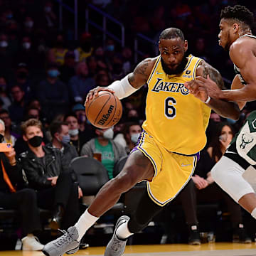 Los Angeles Lakers forward LeBron James and Milwaukee Bucks forward Giannis Antetokounmpo on Feb 8, 2022.