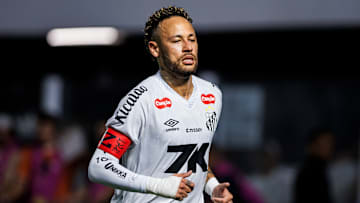 Neymar continua indisponível no Santos 