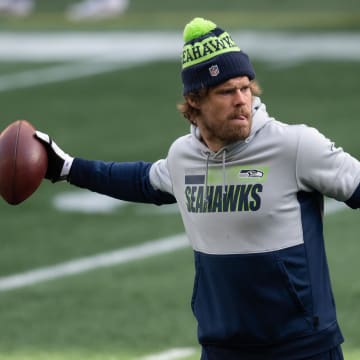 Jan 9, 2021; Seattle, Washington, USA; Seattle Seahawks tight end Greg Olsen (88) warms up prior to a game against the Los Angeles Rams at Lumen Field. Mandatory Credit: Steven Bisig-USA TODAY Sports