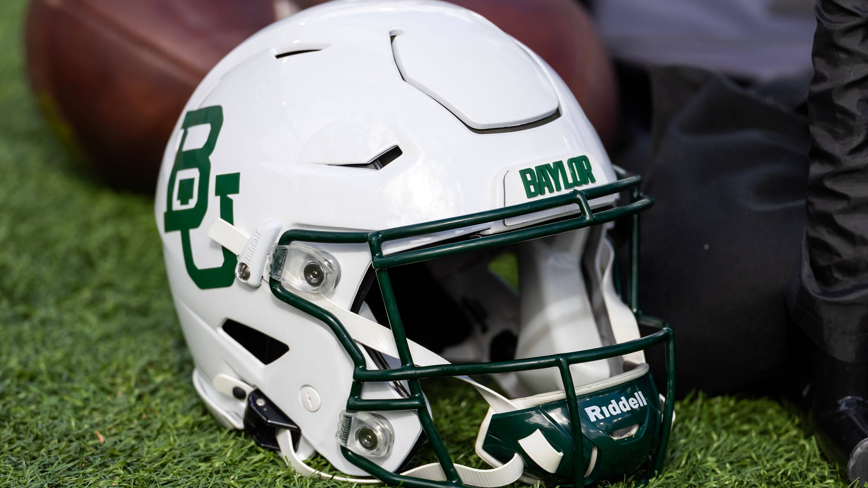 Fans React to Baylor's Throwback Uniforms Against Colorado