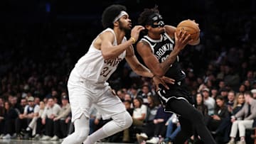 Los Angeles Lakers tienen en el radar tanto a Jarrett Allen como a Nic Claxton